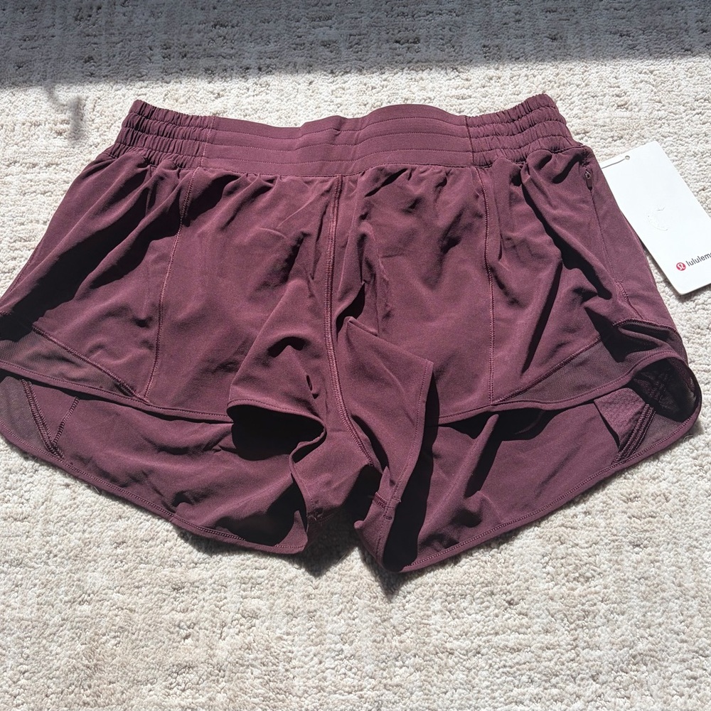 lululemon hotty-hot Women's Athletic Shorts - Plum